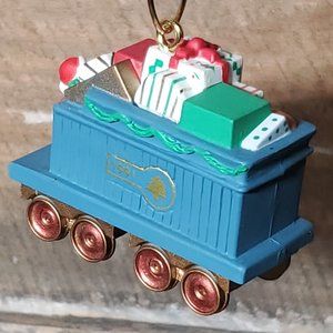 1991 Claus & Co R.R. GIft Car - Handcrafted Hallmark Keepsake Ornament